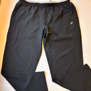 Men’s Fabletics, The fundamental pants
